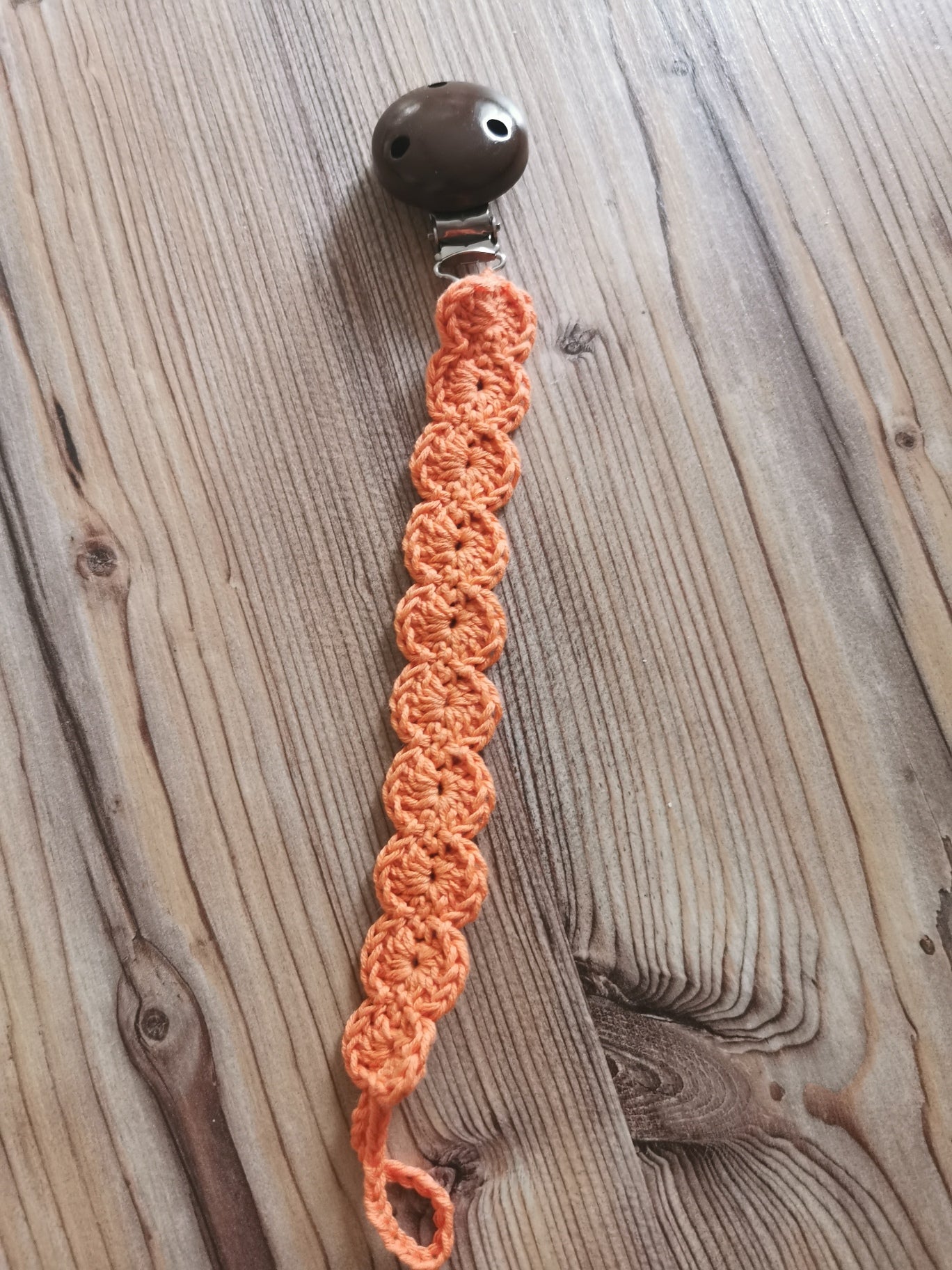 Häkel- Schnullerkette in Orange