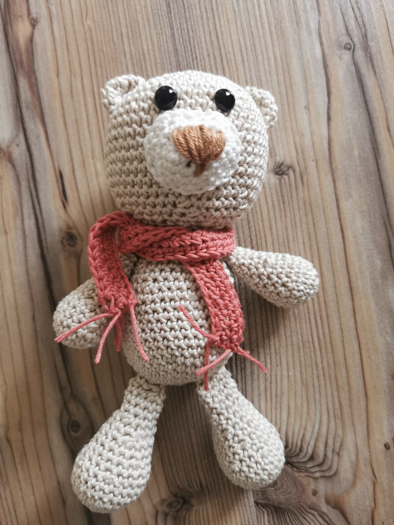 gehäkelter Teddybär "Bruno" beige