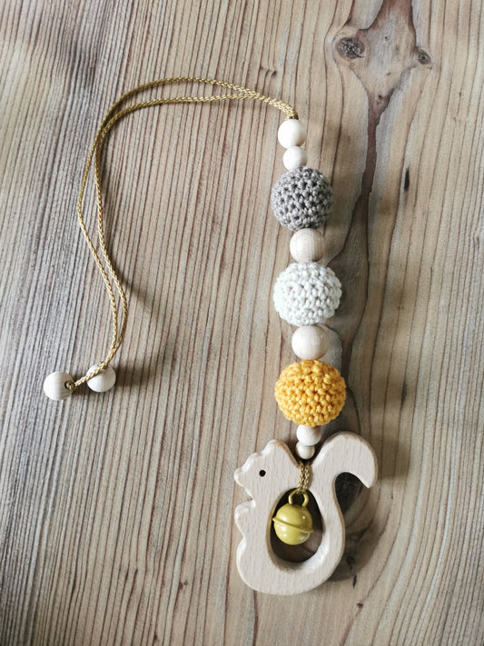 Maxi-Cosi-Anhänger "Eichhörnchen" gelb/grau